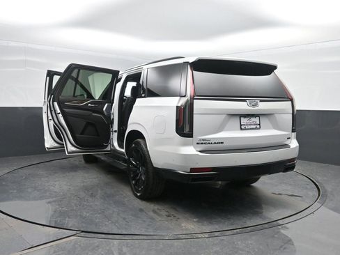 Used 2023 Cadillac Escalade Sport Platinum w/ LPO, ONYX Package image 53