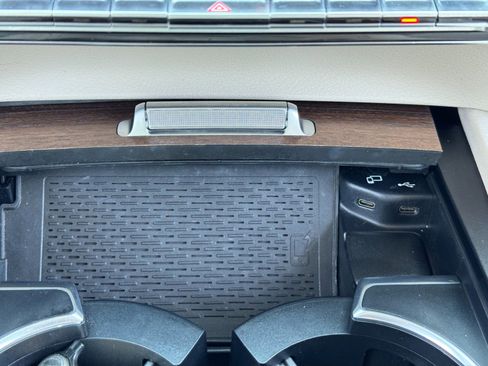 Used 2021 Mercedes-Benz GLS 580 4MATIC image 39