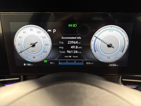 Used 2023 Hyundai Elantra Limited FWD image 17