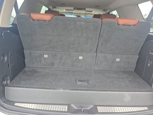 Used 2019 Cadillac Escalade Premium Luxury AWD/4WD image 8