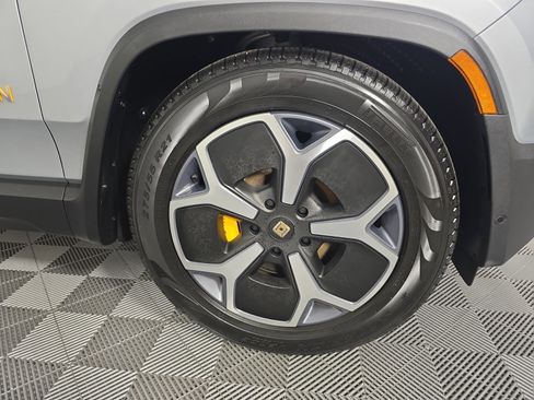 Used 2024 Rivian R1S Adventure AWD/4WD image 11