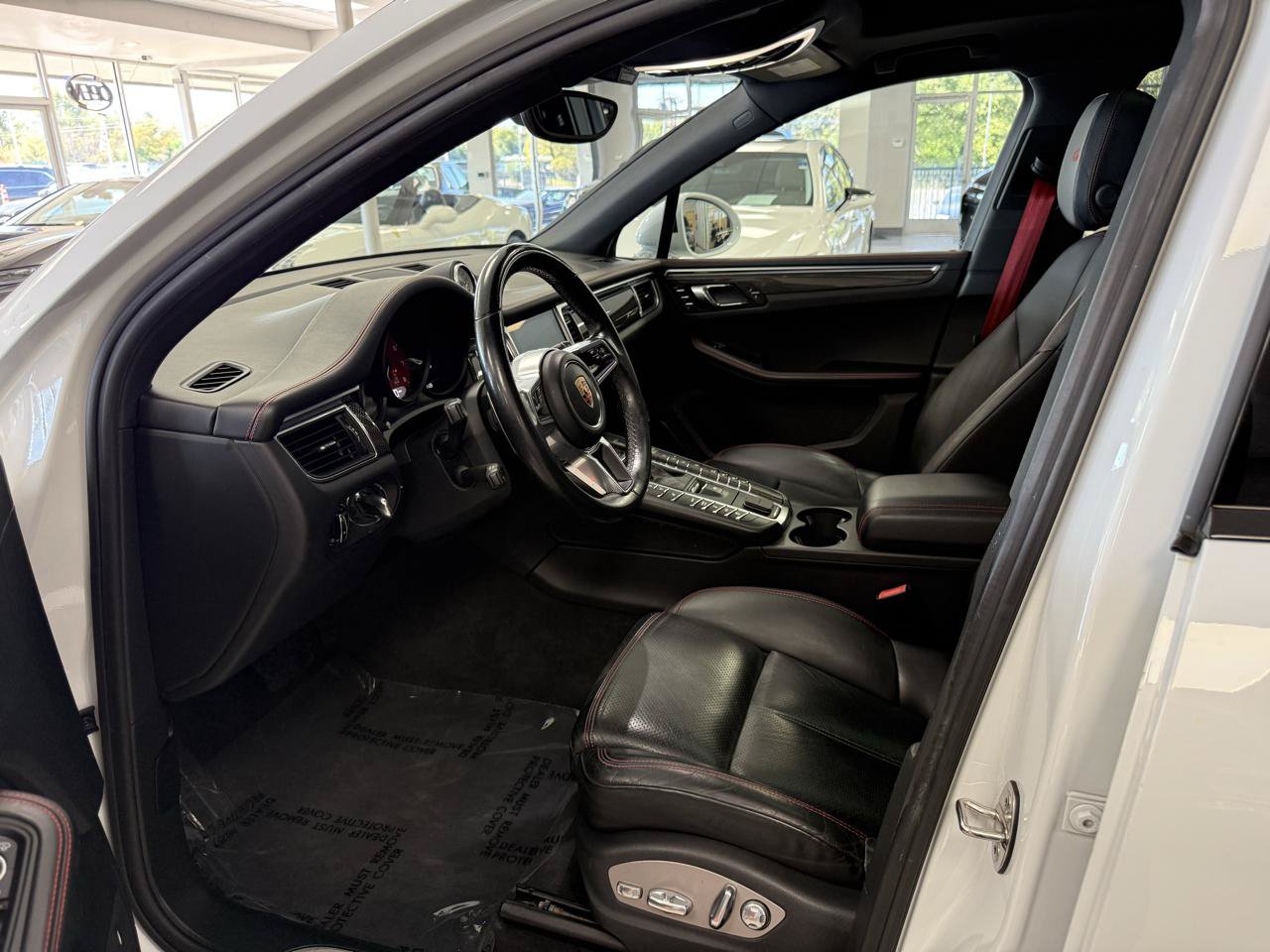 Used 2017 Porsche Macan GTS AWD/4WD image 9