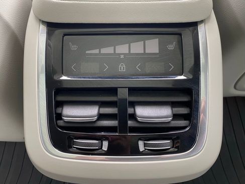 Used 2023 Volvo XC90 B6 Plus w/ Protection Package image 10