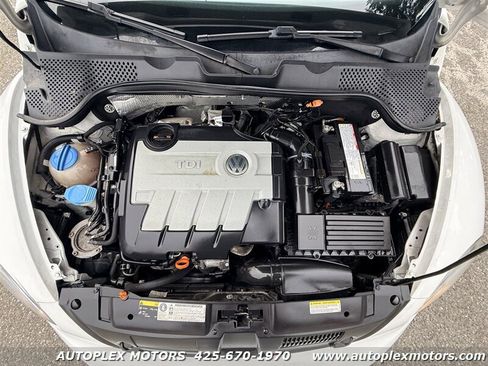 Used 2013 Volkswagen Beetle TDI image 26