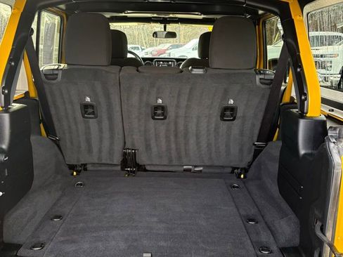 Used 2021 Jeep Wrangler Unlimited Sport image 12