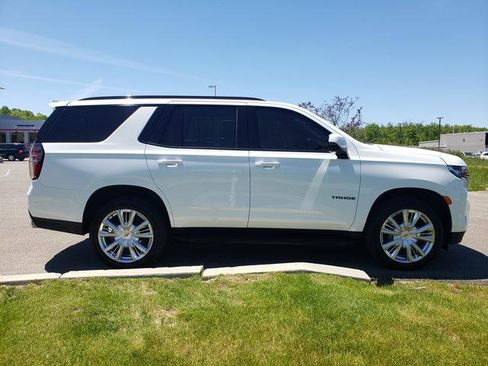 Used 2022 Chevrolet Tahoe RST w/ Sport Performance Package AWD/4WD image 2