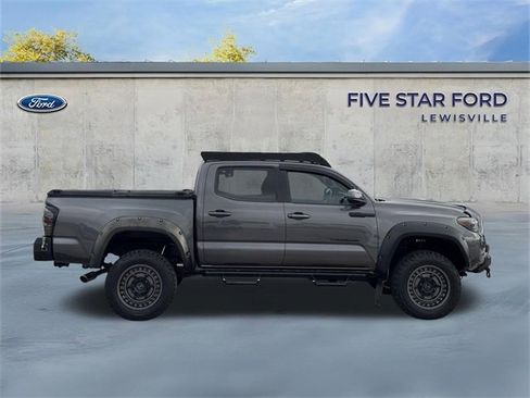 Used 2020 Toyota Tacoma TRD Sport w/ Technology Package image 3