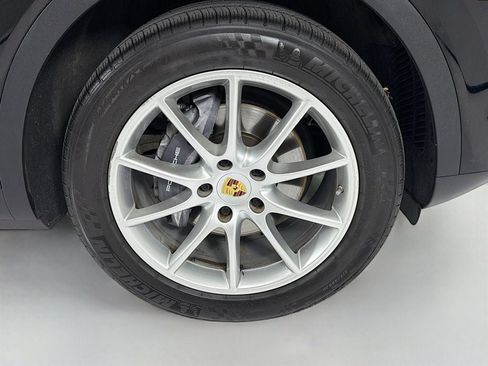 Certified 2019 Porsche Cayenne AWD/4WD image 36