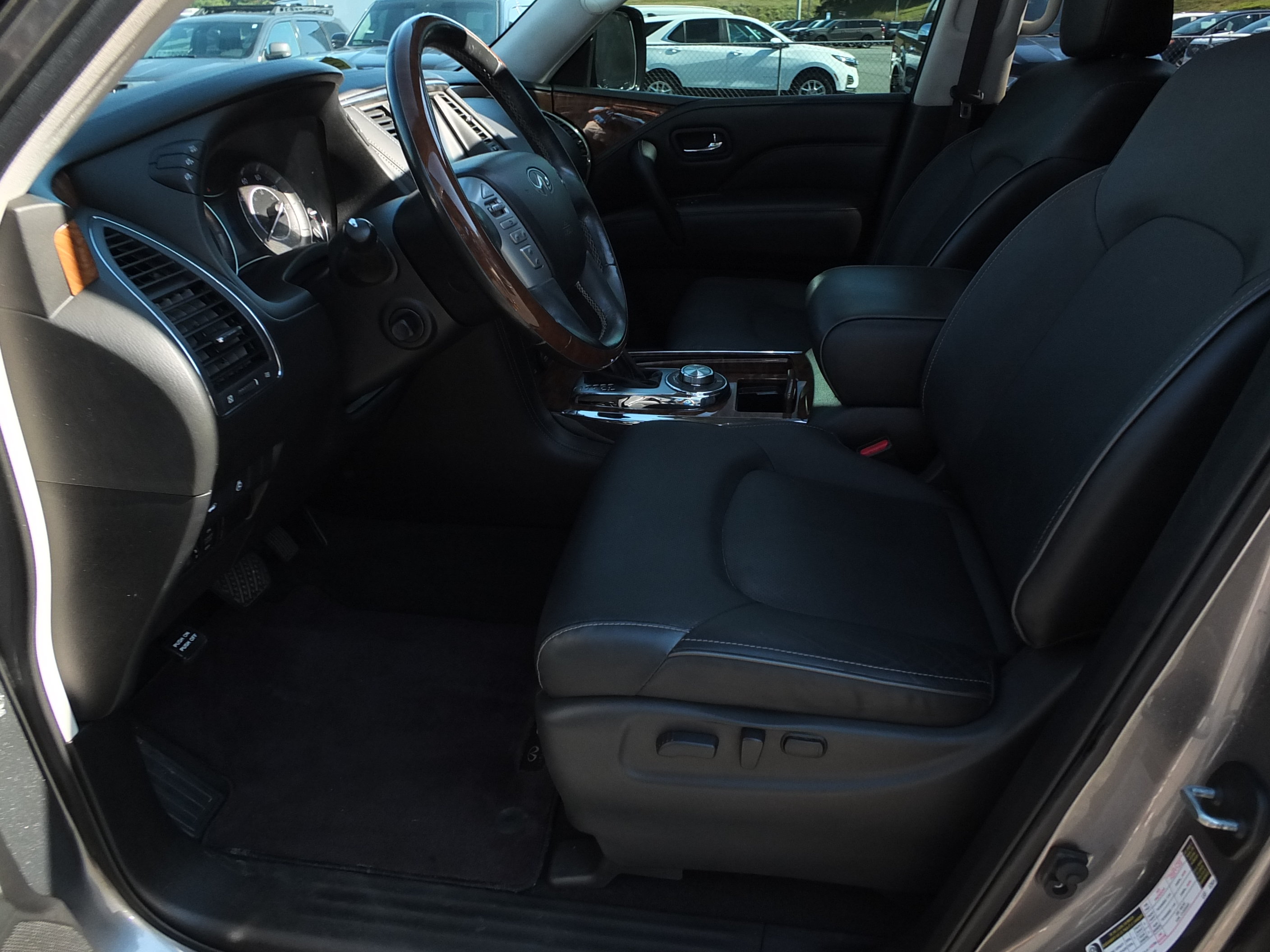 Used 2019 INFINITI QX80 Luxe AWD/4WD image 12