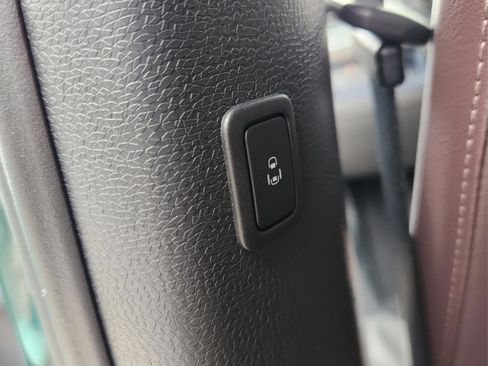 New 2025 Volkswagen ID. Buzz Pro S image 13