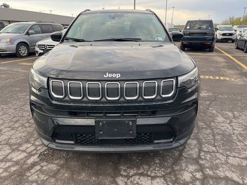 Used 2022 Jeep Compass Latitude w/ Sun and Sound Group AWD/4WD image 6