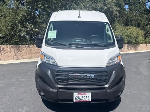 Used 2025 RAM ProMaster 2500 w/ Convenience Group FWD image 4
