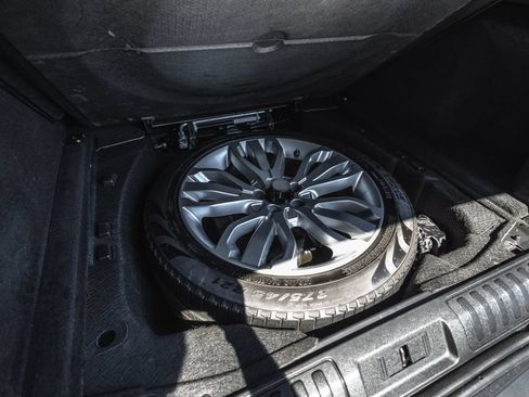 Used 2019 Land Rover Range Rover Sport HSE AWD/4WD image 31