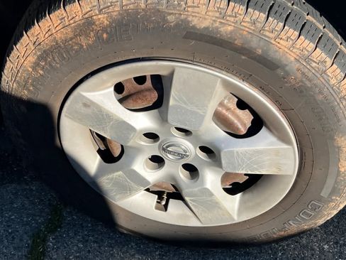 Used 2010 Nissan Rogue S image 12