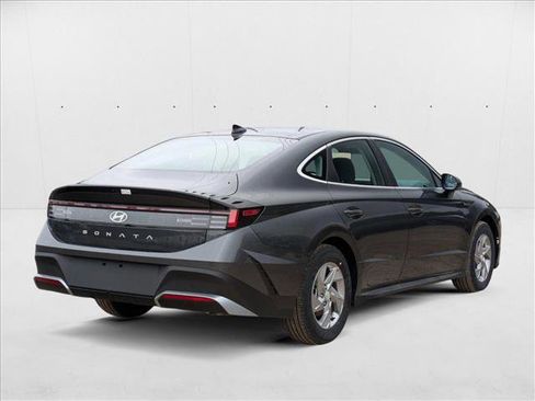 New 2025 Hyundai Sonata SE image 2