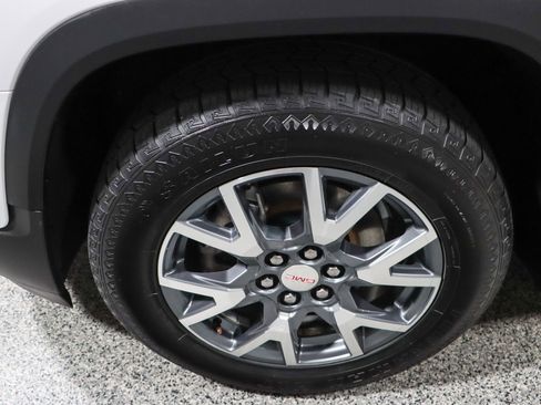 Used 2023 GMC Acadia SLT AWD/4WD image 11