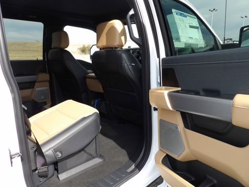 New 2025 Ford F250 Lariat w/ Chrome Package image 13