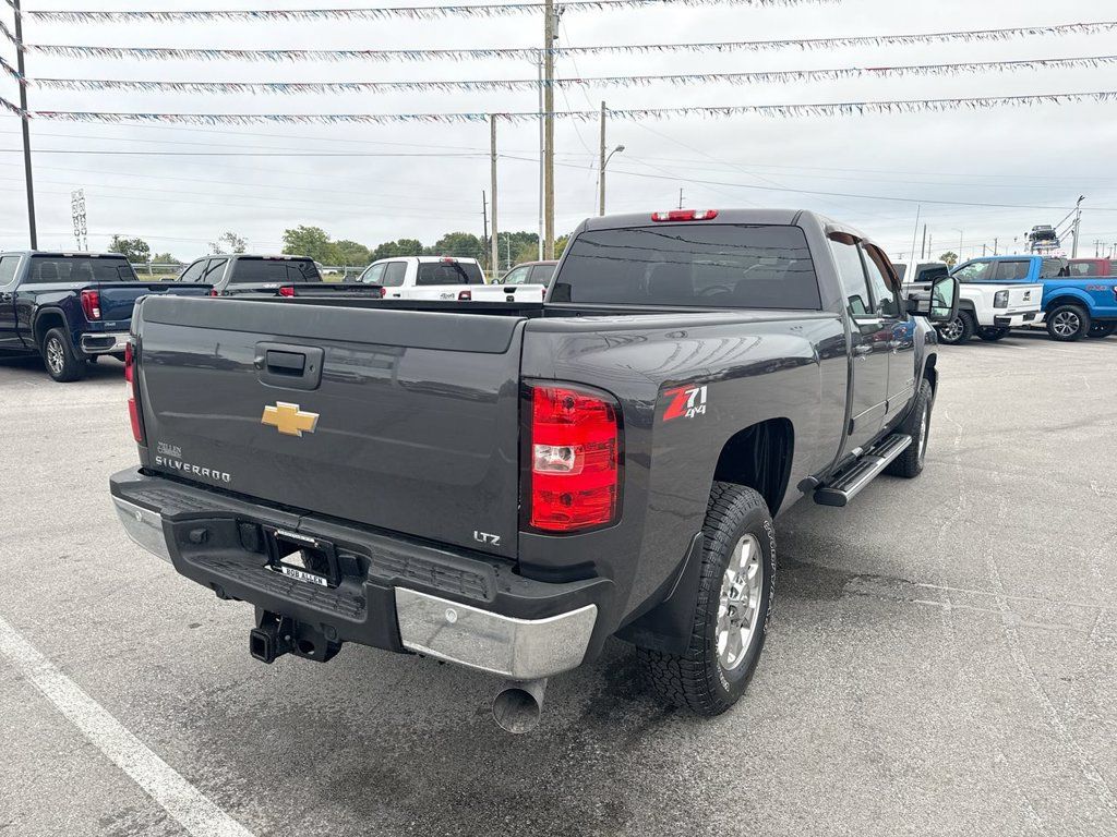 Used 2011 Chevrolet Silverado 3500 LTZ w/ LTZ Plus Package AWD/4WD image 5