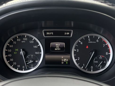 Used 2017 INFINITI QX30 image 40