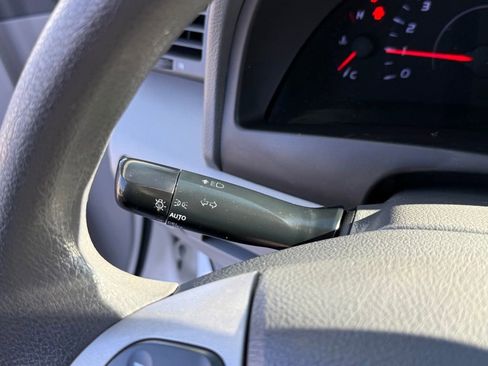 Used 2010 Toyota Camry image 19