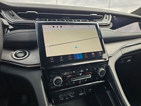 New 2023 Jeep Grand Cherokee Overland w/ Advanced Protech Group III image 11