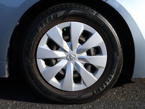 Used 2021 Toyota Corolla L FWD image 17