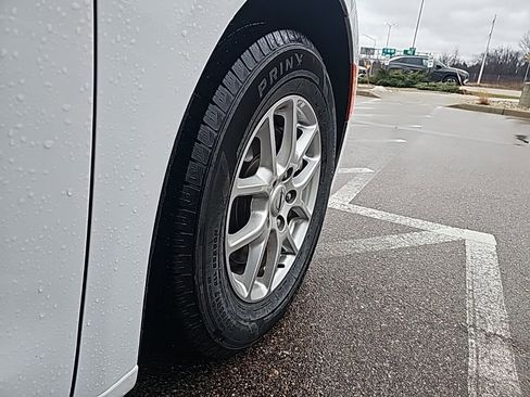 Used 2024 Chrysler Pacifica Touring-L image 36