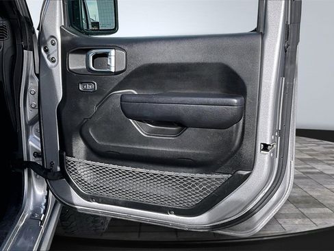 Used 2021 Jeep Wrangler Rubicon image 25