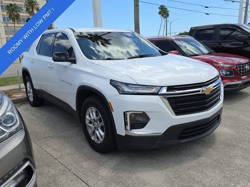 Used 2023 Chevrolet Traverse LS FWD image 1
