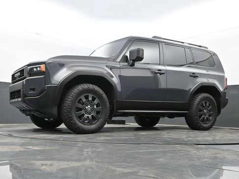 Used 2024 Toyota Land Cruiser image 12