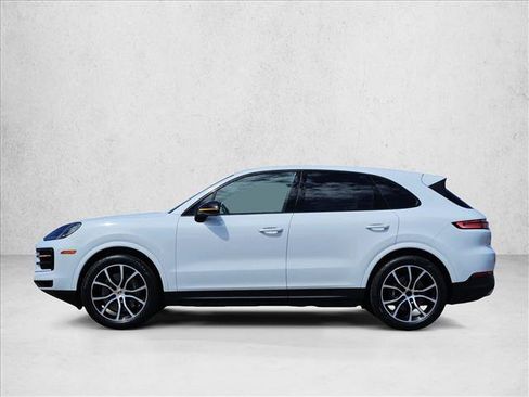 Used 2024 Porsche Cayenne AWD/4WD image 9
