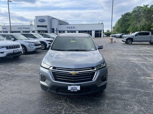 Used 2023 Chevrolet Traverse LT AWD/4WD image 3