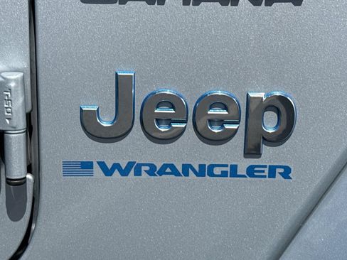 Used 2024 Jeep Wrangler Unlimited Sahara AWD/4WD image 8