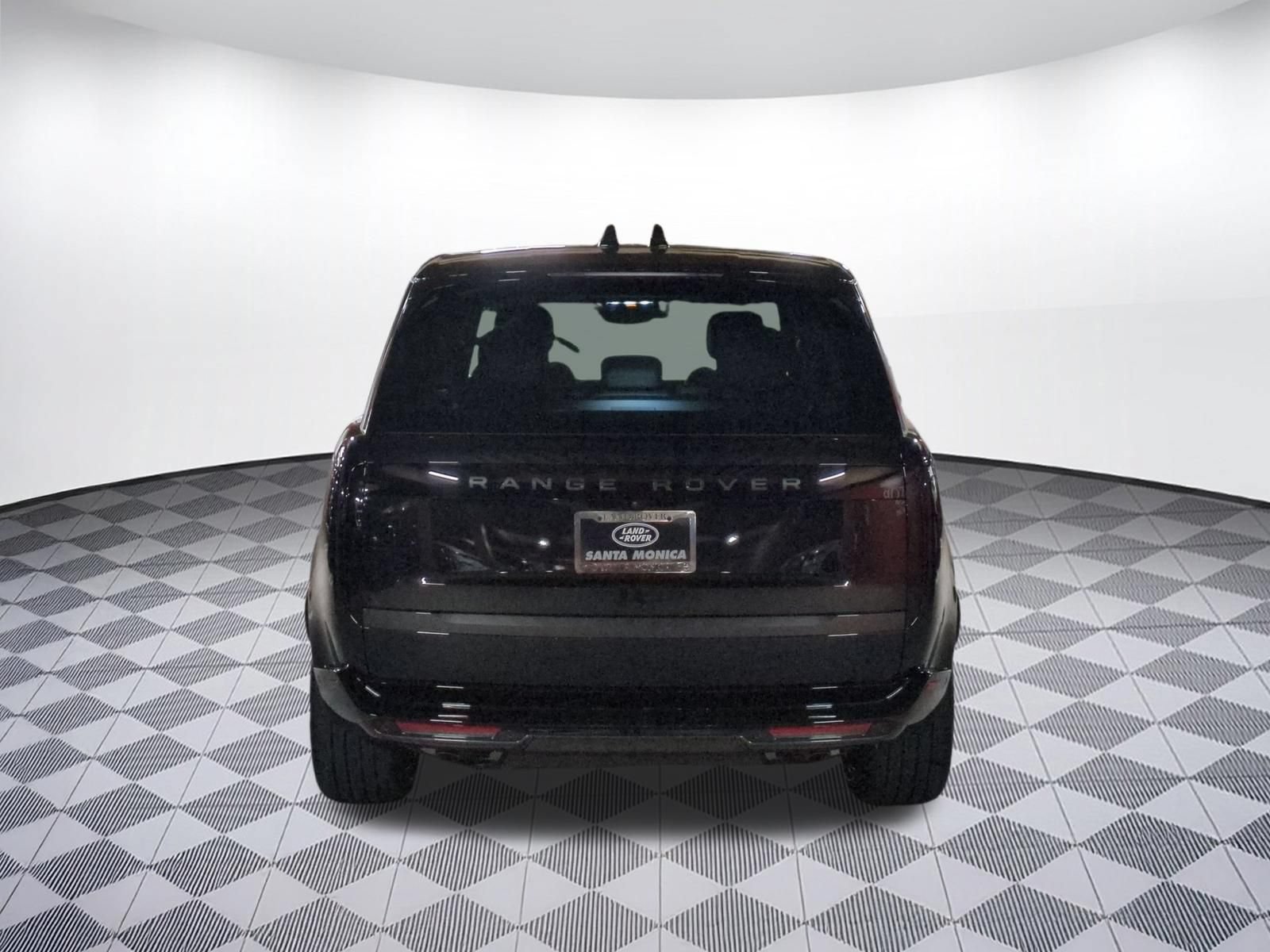 New 2026 Land Rover Range Rover Long Wheelbase SE AWD/4WD image 4