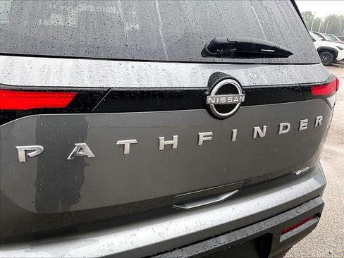 Used 2022 Nissan Pathfinder S AWD/4WD image 27