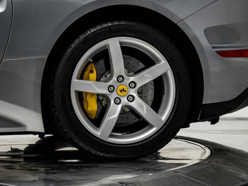 Used 2016 Ferrari California T image 85