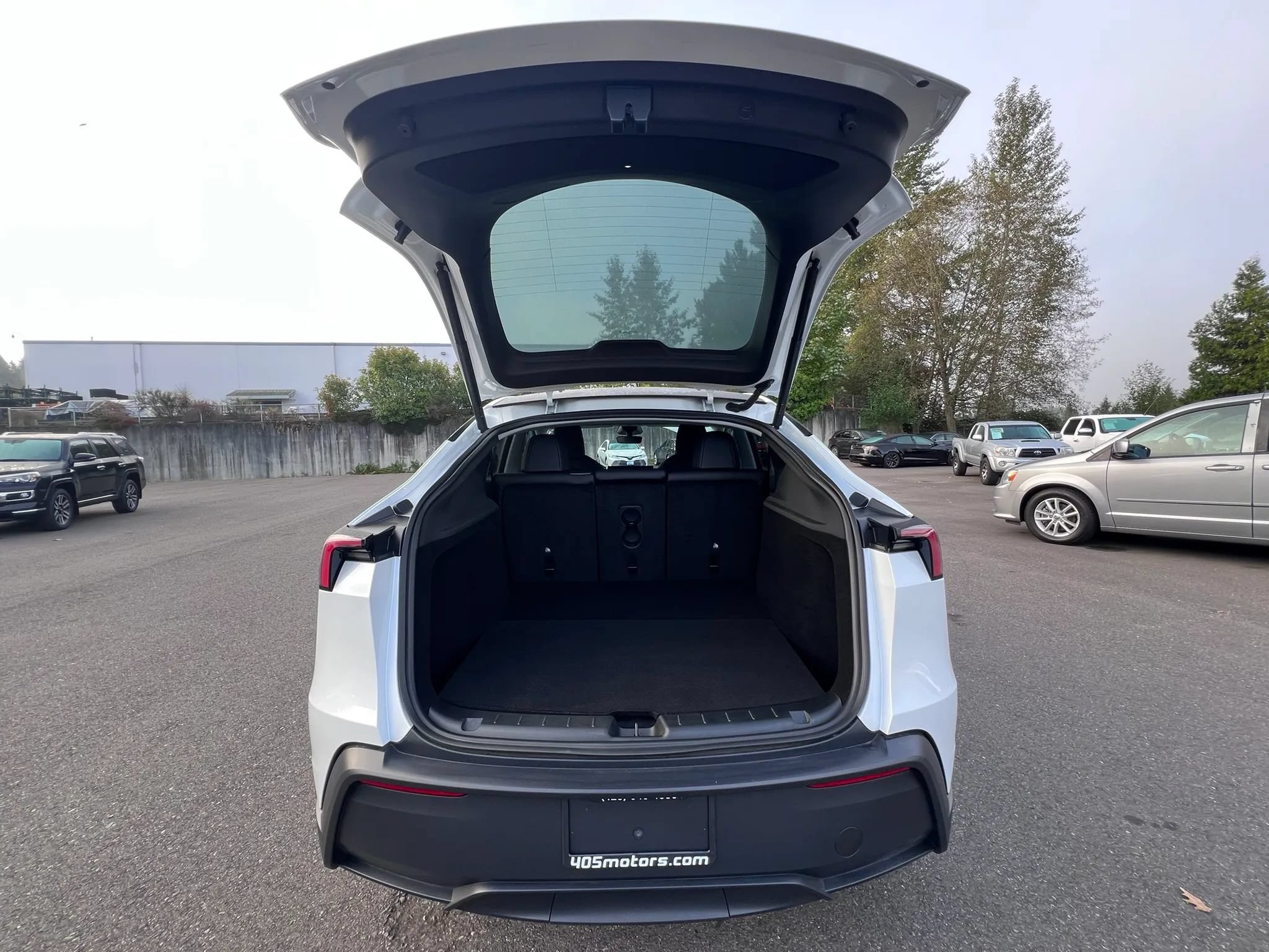 Used 2026 Tesla Model Y AWD image 30