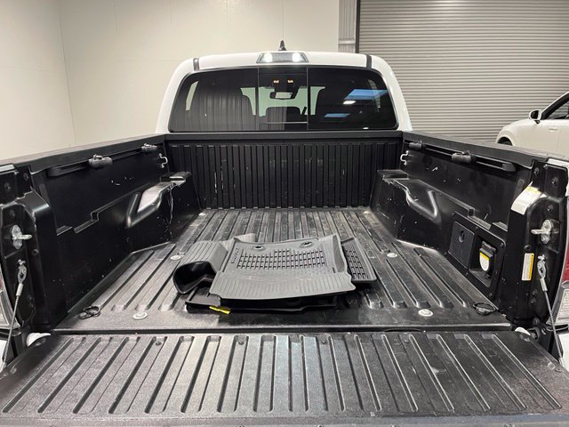 Used 2023 Toyota Tacoma TRD Sport w/ Advanced Technology Package AWD/4WD image 17