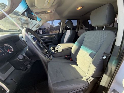 Used 2016 RAM 1500 Classic SLT image 9