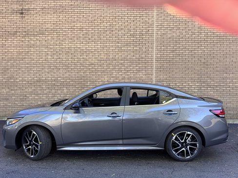New 2025 Nissan Sentra SR image 33