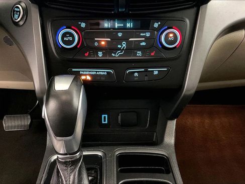 Used 2019 Ford Escape SEL image 15