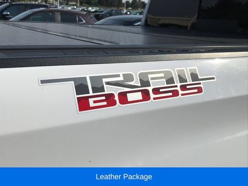 Used 2022 Chevrolet Silverado 1500 LT Trail Boss w/ LT Trail Boss Premium Package AWD/4WD image 4