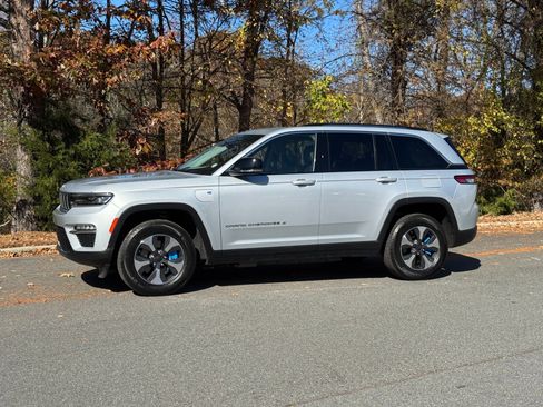 Used 2022 Jeep Grand Cherokee Limited 4xe image 5