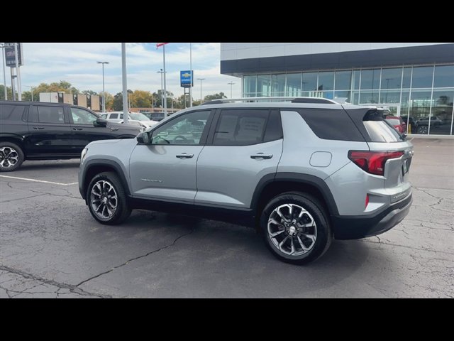 Used 2025 GMC Terrain Elevation w/ Elevation Premium Package AWD/4WD image 6