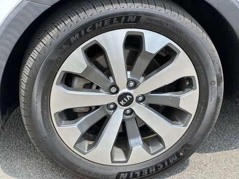 Used 2020 Kia Telluride S w/ S 8 Passenger Seating Package AWD/4WD image 7