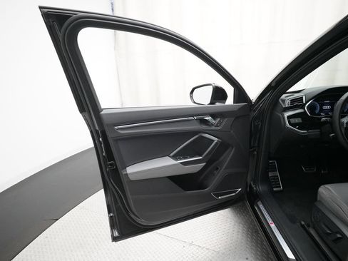 Used 2019 Audi Q3 2.0T Prestige w/ Prestige Package AWD/4WD image 28