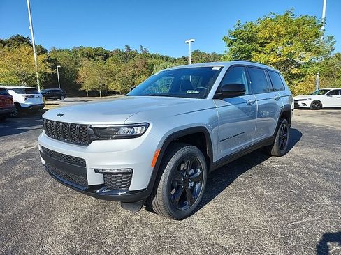 New 2025 Jeep Grand Cherokee L Limited w/ Black Appearance Package image 7