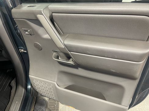 Used 2006 Nissan Titan LE w/ (R02) LE Off-Road Pkg image 35