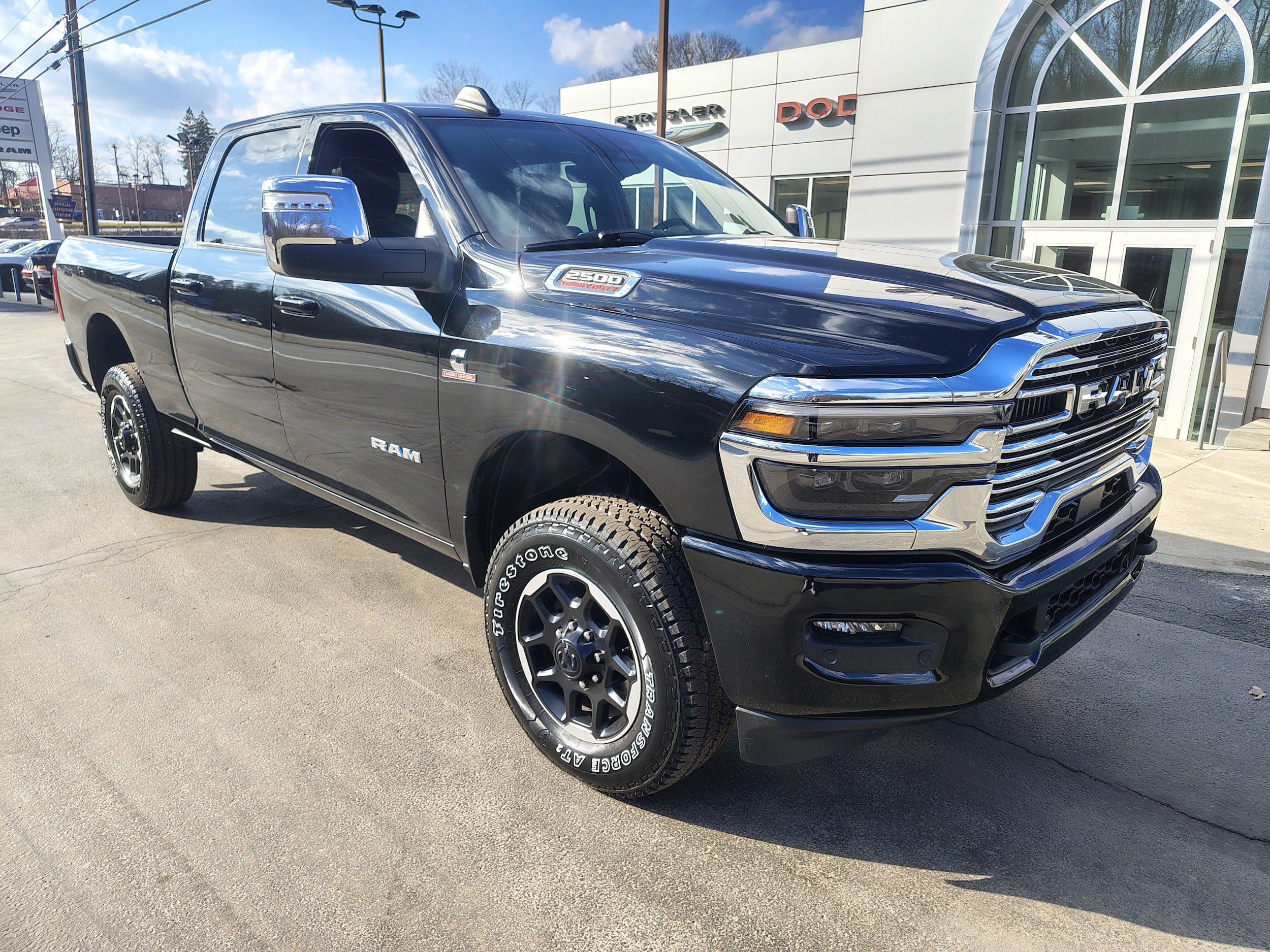 Used 2026 RAM 2500 Laramie AWD/4WD image 2