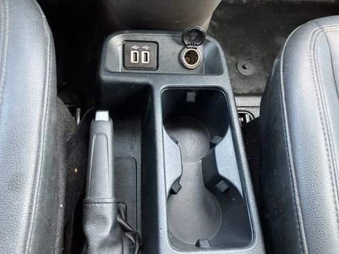 Used 2020 Ford Transit Connect XL image 19